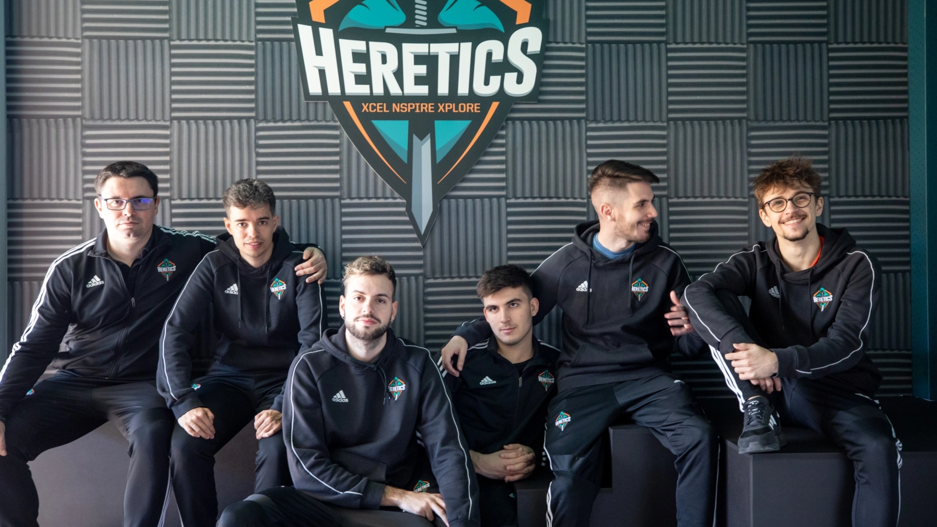 Superliga - Los Heretics