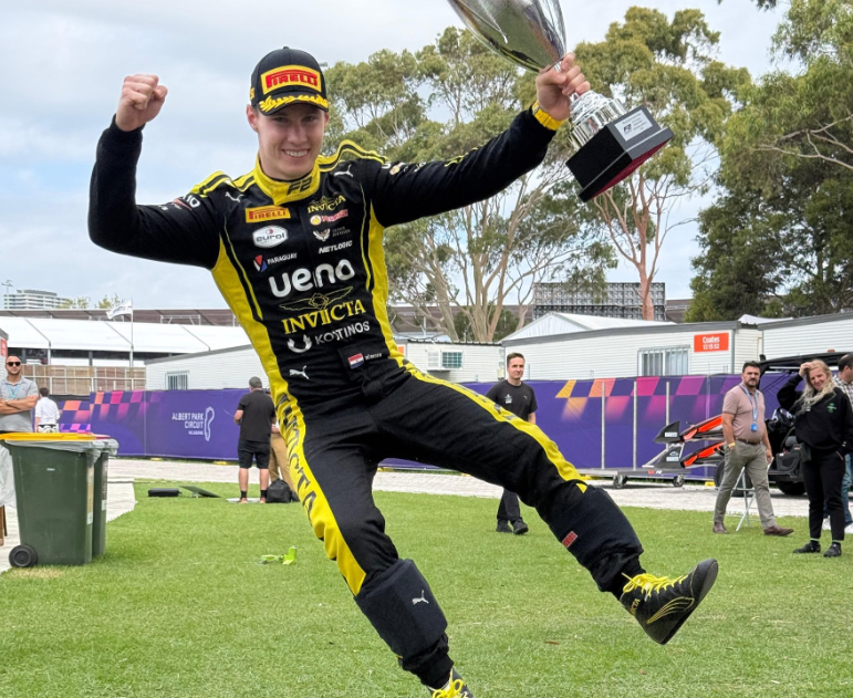 Joshua Dürksen (Invicta Racing)