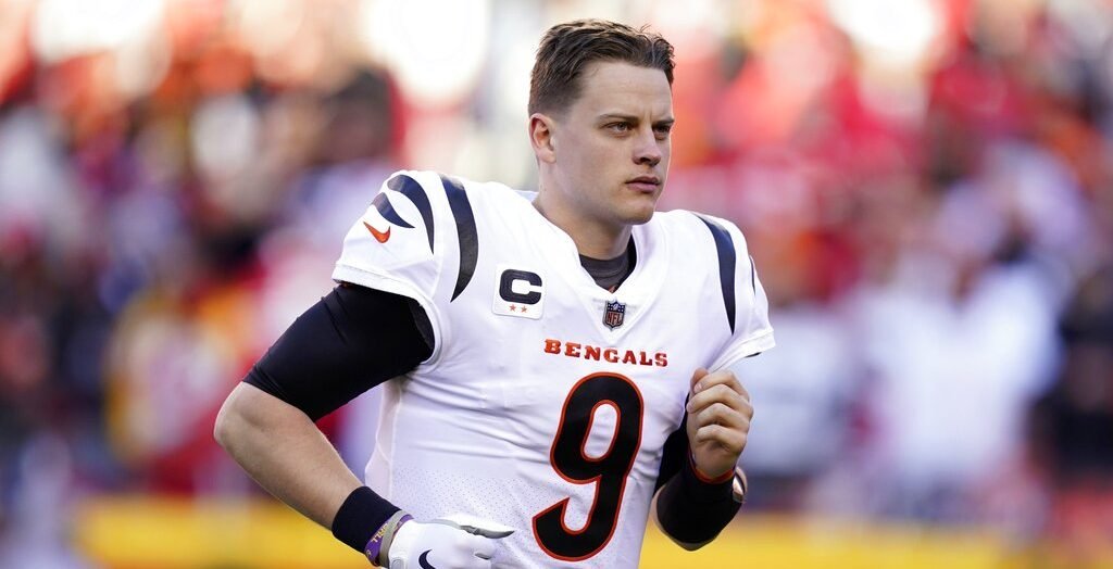 Joe Burrow from: AP Photo/Ed Zurga