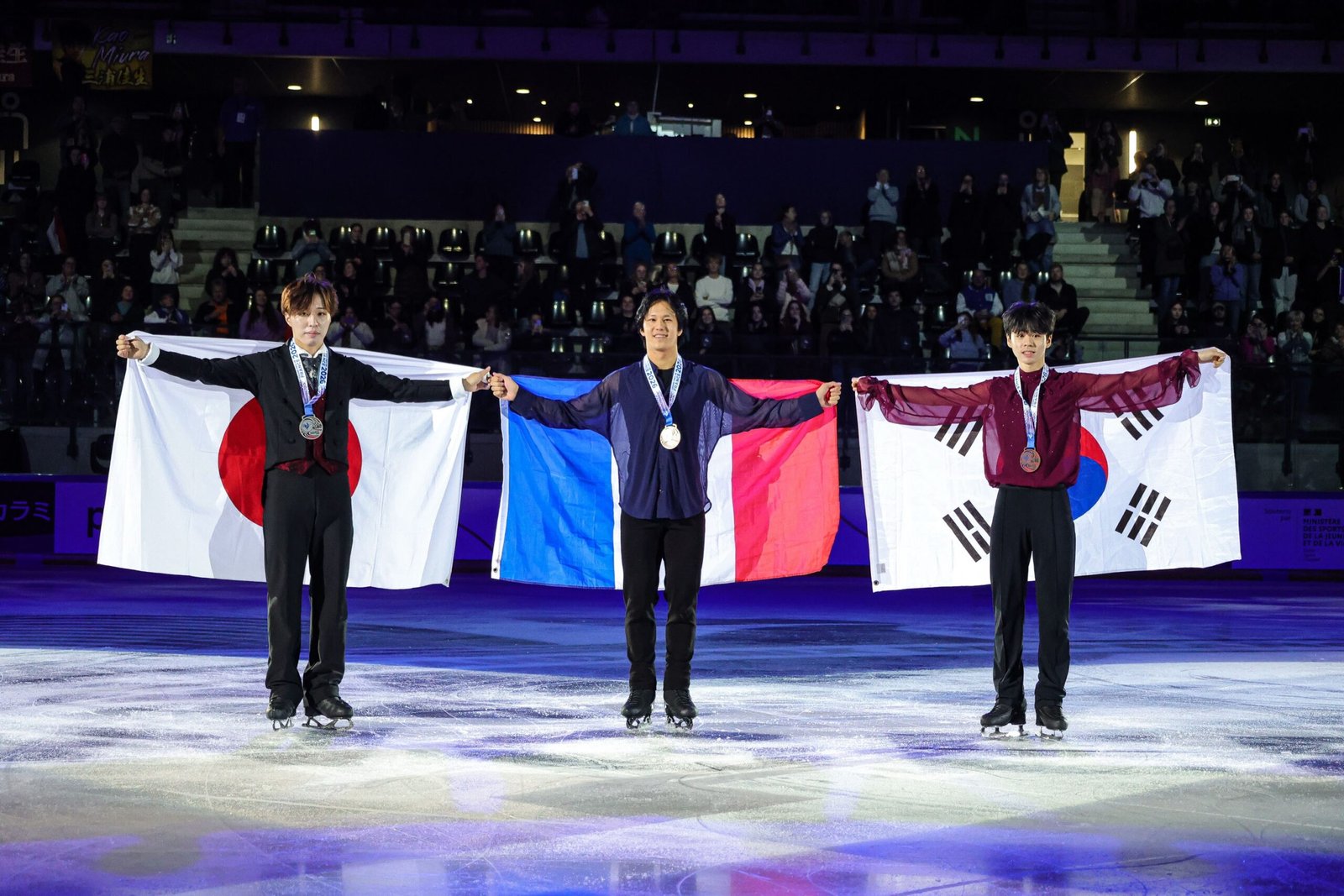 Kao Miura, Adam Siao Him Fa y Minkyu Seo from: @antonin.albert / @ffsportsdeglace