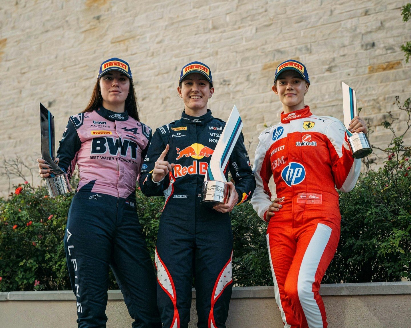 Nina Gademan, Alisha Palmowski y Alba Larsen