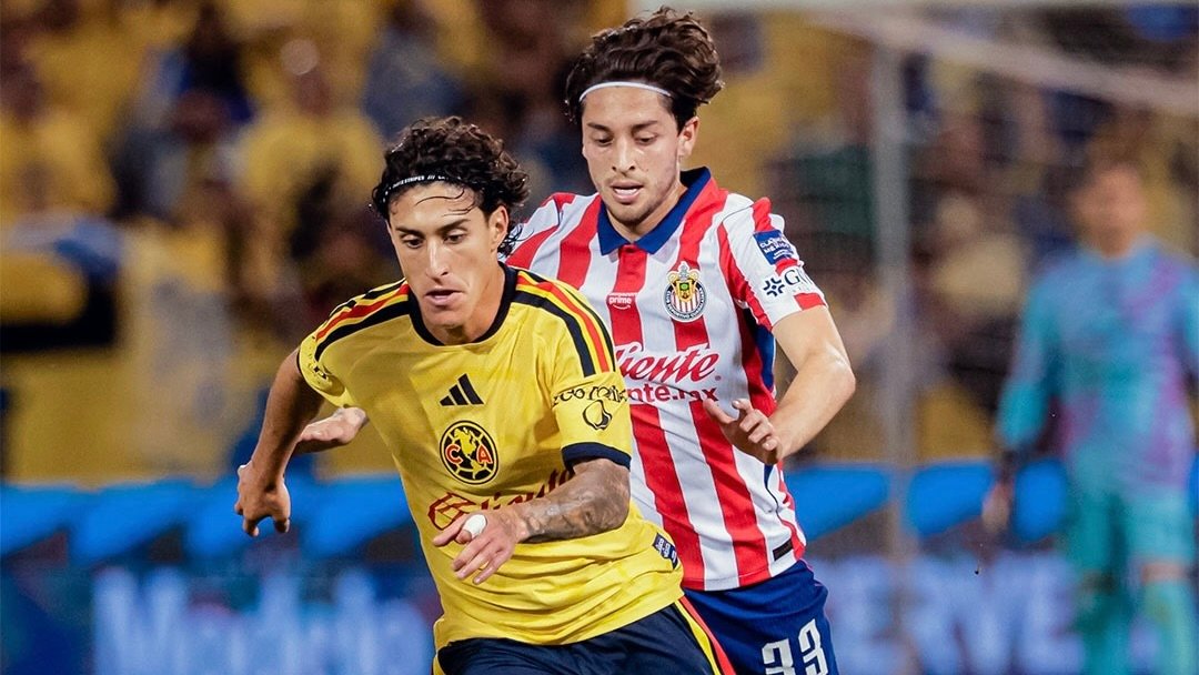 Resumen y resultado del Clásico Nacional amistoso disputado en el Oakland-Alameda County Coliseum. Chivas gana con 2-0 al América en la Fecha FIFA.